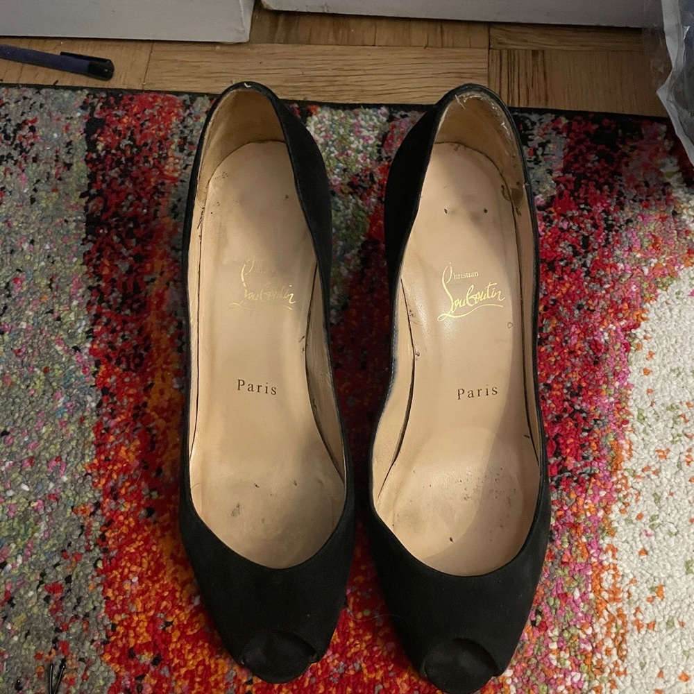 Used Black Low Heel Christian Louboutin 39 1/2